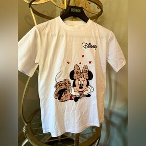 NWOT Disney Minnie Mouse Tee
Adult Small